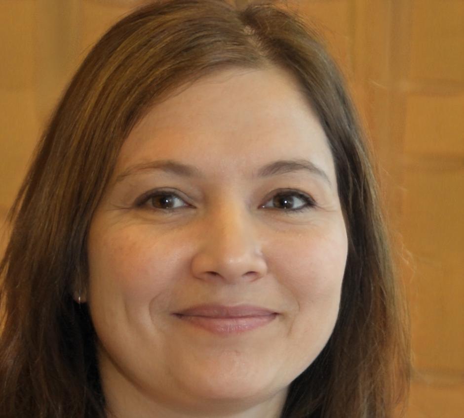 Elena Martínez, directora académica del programa de belleza